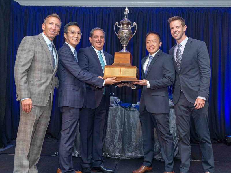 Maytag Hosts 60th Annual Meeting, Salutes Outstanding Customers